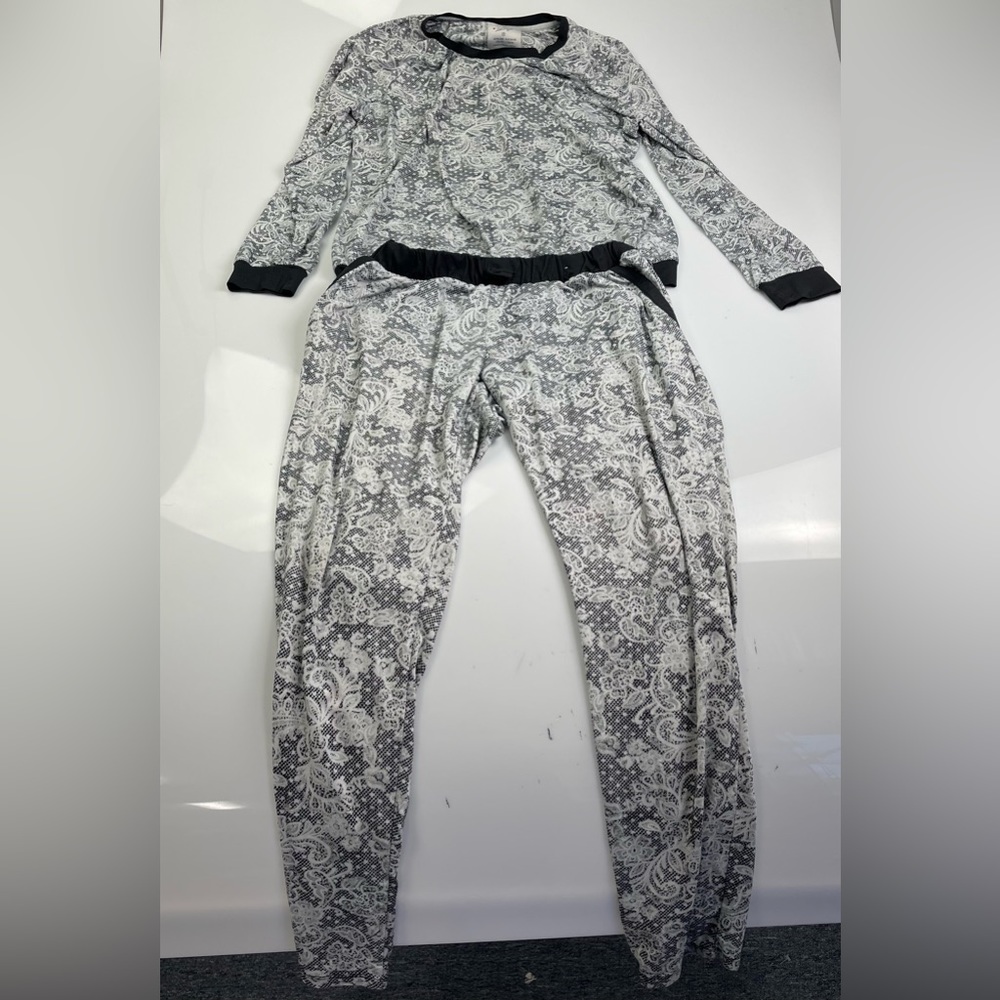 love to lounge woman’s PJ set size XS